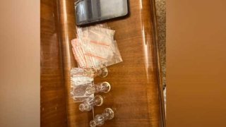 Գառնի գյուղում թմրամիջոցների լաբորատորիայի, թմրամիջոցների ապօրինի շրջանառությամբ զբաղվող հանցավոր խմբի բացահայտման վարույթով, 4 անձանց մասով նախաքննությունն ավարտվել է․ նրանք կալանավորված են